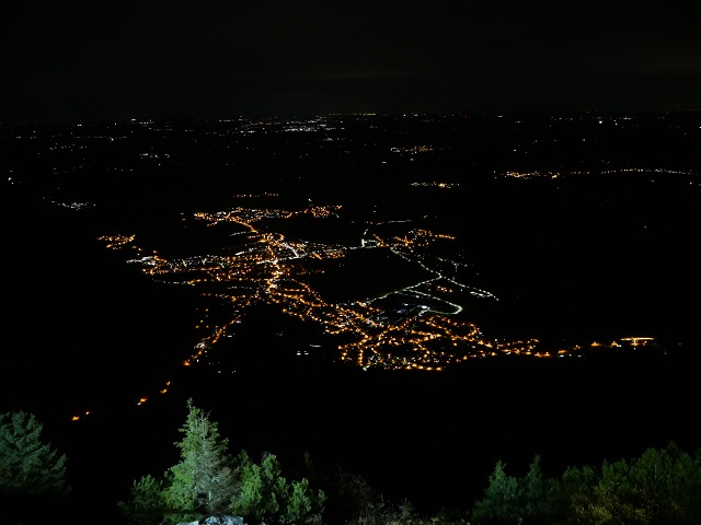 Blick auf Pfronten bei Nacht