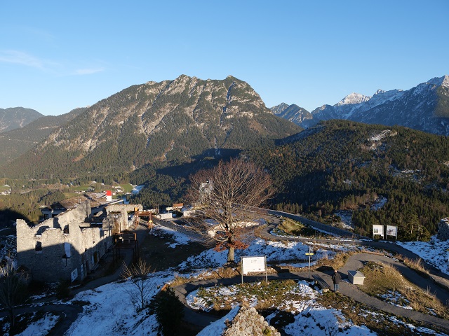 Blick vom Aussichtsturm über die Festung Schlosskopf