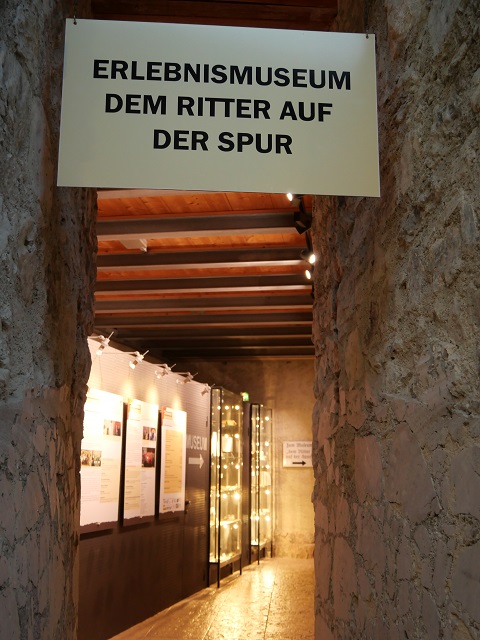 Eingang zum Erlebnismuseum Dem Ritter auf der Spur