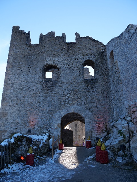 Palas in der Burgruine Ehrenberg