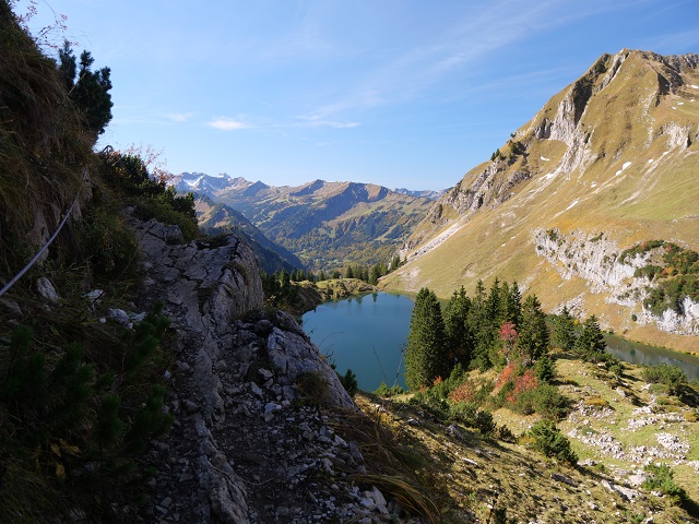 Wanderpfad oberhalb des Seealpsees